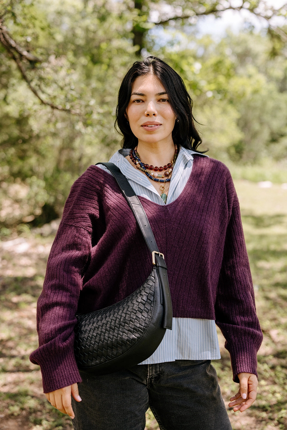 Crescent Sling Woven Leather Noir - HANDBAGS